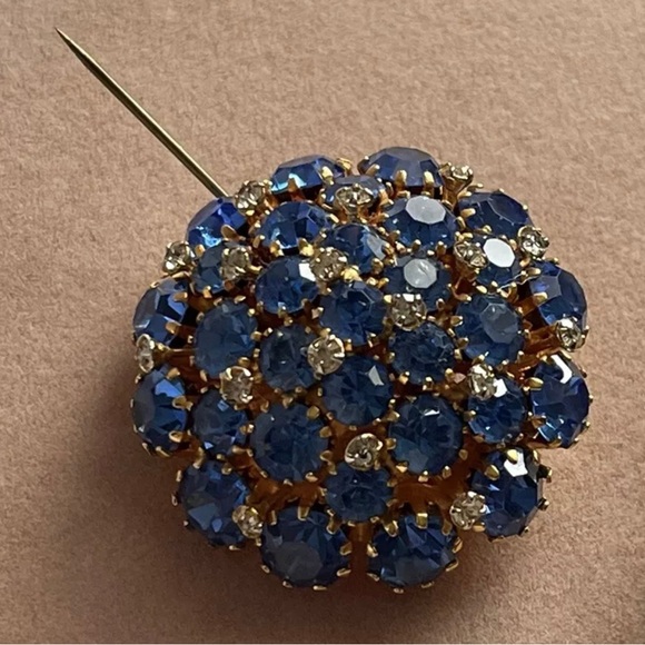 Made in Austria Blue Rhinestone Brooch Pin Gold Tone Dome Costume Jewelry - Picture 13 of 14